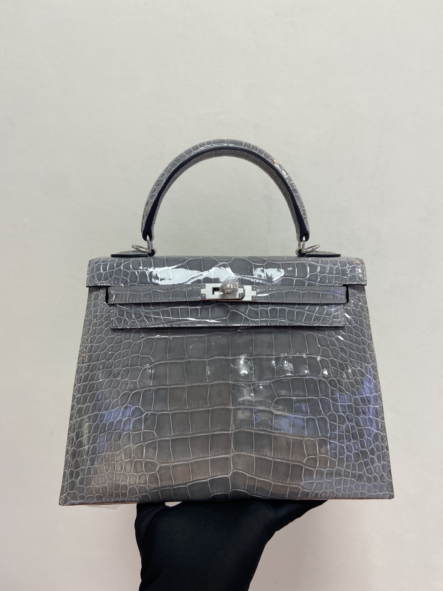 Hermes Kelly 25cm Handbag Shoulder Bag In Grey Etain Shiny Crocodile Niloticus Leather